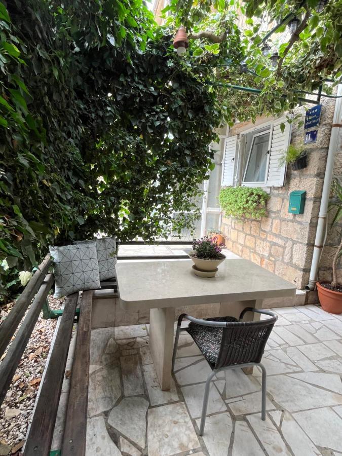 Apartment Get Supetar Bagian luar foto
