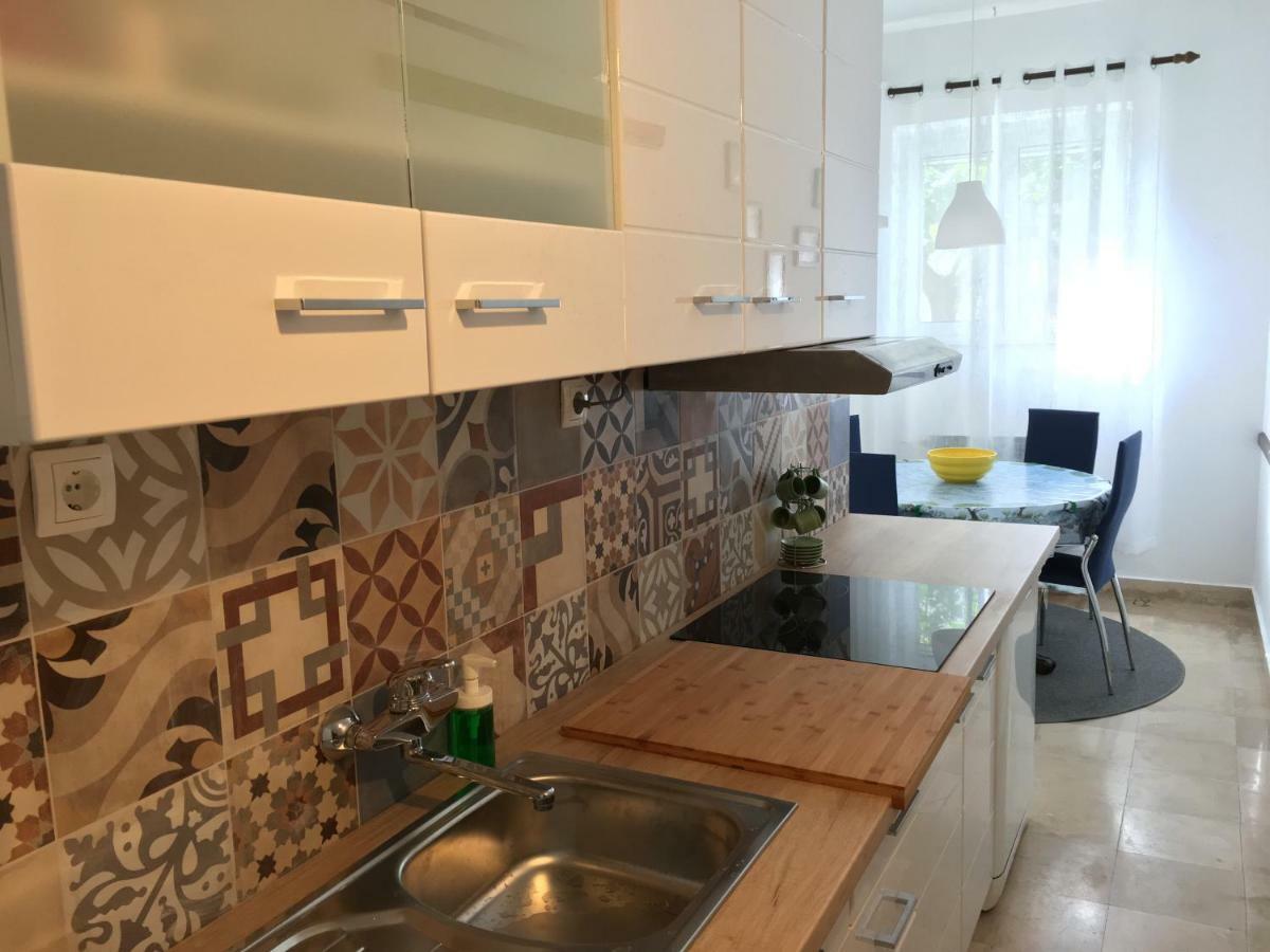 Apartment Get Supetar Bagian luar foto