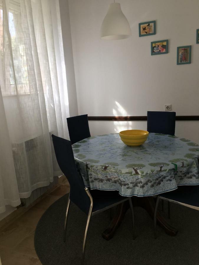 Apartment Get Supetar Bagian luar foto