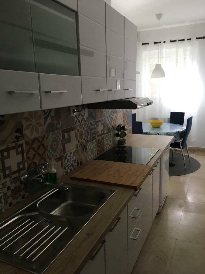 Apartment Get Supetar Bagian luar foto